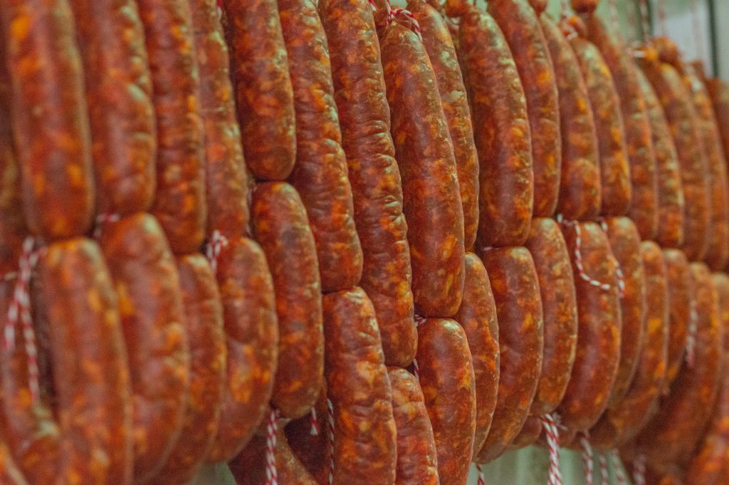 Chorizos a la venta en Carnicería Díez Herrero